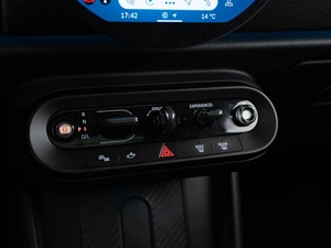 Хетчбэк MINI Cooper 2024 года, 4898999 рублей, Москва