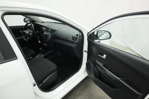 Хэтчбек Kia Rio 2012 года, 1125000 рублей, Курск
