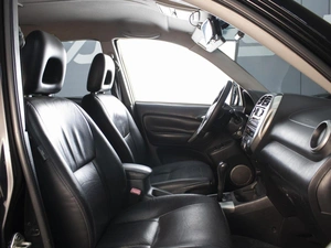 Внедорожник Toyota RAV4 2004 года, 910000 рублей, Омск