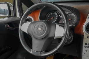 Хетчбэк Opel Corsa 2011 года, 539000 рублей, Тюмень