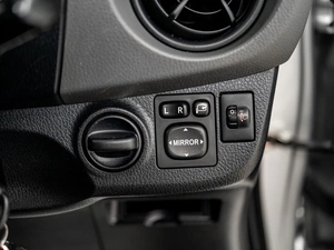 Хетчбэк Toyota Vitz 2015 года, 950000 рублей, Красноярск