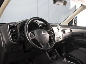 Внедорожник Mitsubishi Outlander 2014 года, 1370000 рублей, Омск