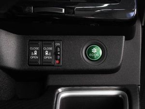 Минивэн Honda Stepwgn Spada 2017 года, 2534000 рублей, Воронеж