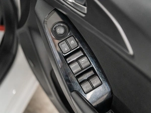 Хетчбэк Mazda Axela 2017 года, 1349000 рублей, Красноярск