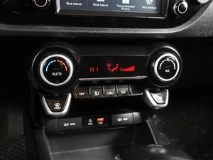 Седан Kia Rio 2018 года, 1499000 рублей, Воронеж