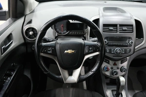 Седан Chevrolet Aveo 2012 года, 699000 рублей, Омск