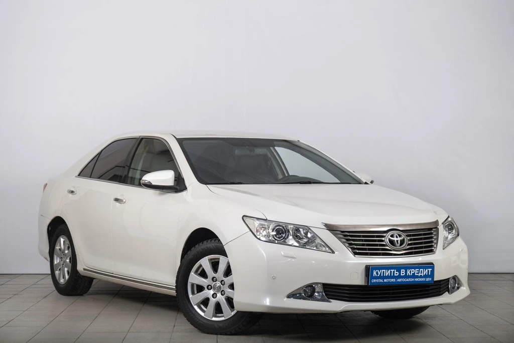 Седан Toyota Camry 2011 года, 1499000 рублей, Томск