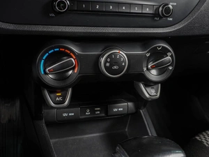 Хетчбэк Kia Rio X-Line 2018 года, 1290000 рублей, Воронеж
