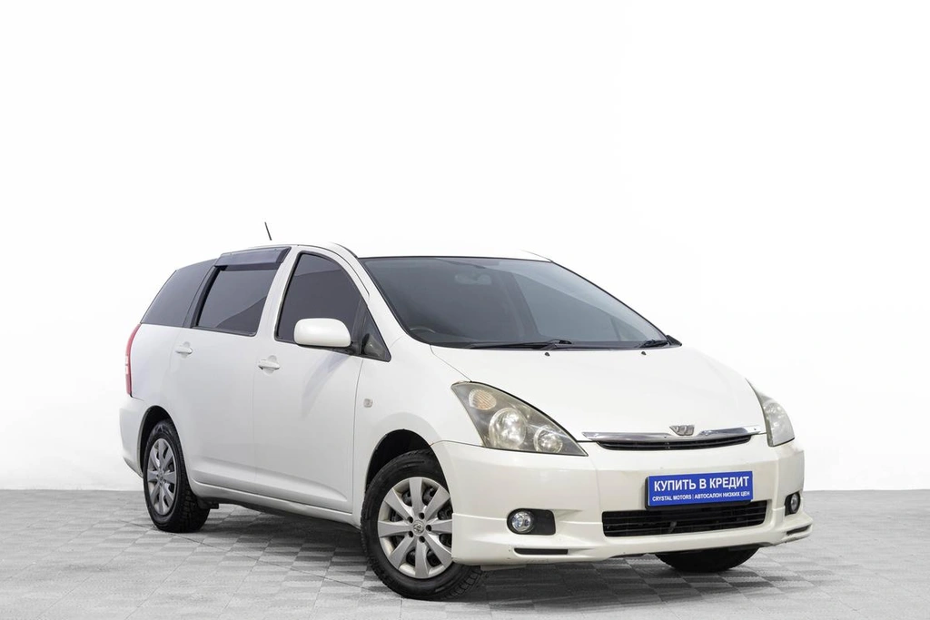 Минивэн Toyota Wish 2004 года, 989000 рублей, Барнаул