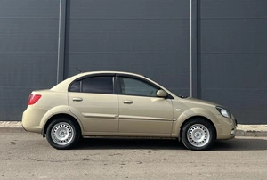 Седан Kia Rio 2010 года, 535000 рублей, Солонцы