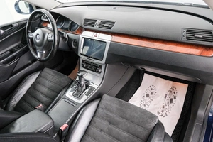 Седан Volkswagen Passat 2010 года, 849000 рублей, Красноярск