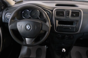 Седан Renault Logan 2017 года, 469000 рублей, Омск