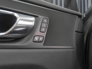 Внедорожник Volvo XC60 2018 года, 2888000 рублей, Тюмень