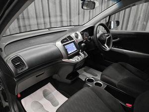 Минивэн Honda Stream 2010 года, 955000 рублей, Красноярск