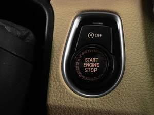 Седан BMW 3 серия 2017 года, 2099000 рублей, Тюмень