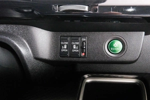 Минивэн Honda Stepwgn Spada 2017 года, 2289000 рублей, Красноярск