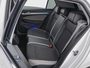 Хетчбэк Volkswagen Golf 2022 года, 2974444 рублей, Москва