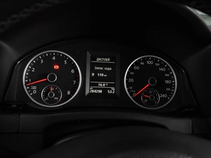Внедорожник Volkswagen Tiguan 2011 года, 1064000 рублей, Воронеж