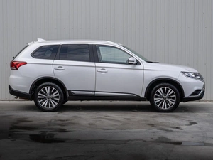 Внедорожник Mitsubishi Outlander 2021 года, 2395000 рублей, Краснодар