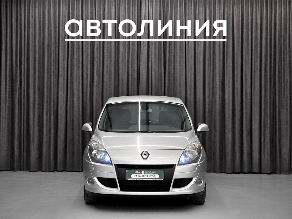 Минивэн Renault Scenic 2010 года, 725000 рублей, Красноярск