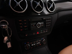 Хетчбэк Mercedes-benz B-класс 2013 года, 829033 рублей, Москва