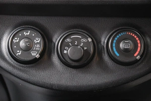 Хетчбэк Toyota Vitz 2019 года, 1019000 рублей, Омск