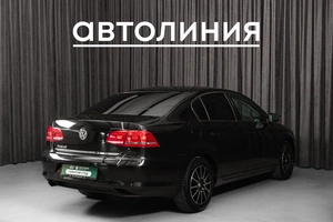 Седан Volkswagen Passat 2011 года, 730000 рублей, Красноярск
