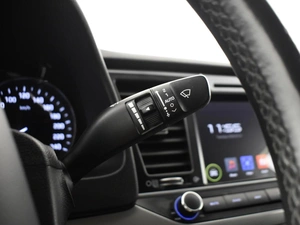 Седан Hyundai Elantra 2017 года, 1399900 рублей, Казань