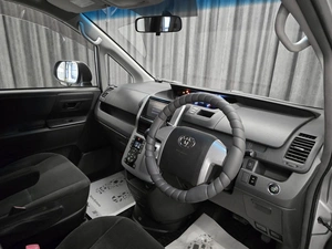 Минивэн Toyota Noah 2009 года, 1120000 рублей, Красноярск