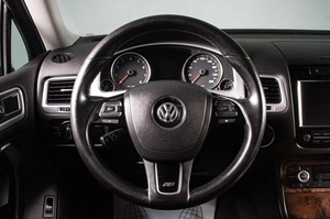 Внедорожник Volkswagen Touareg 2012 года, 2139000 рублей, Сургут