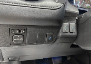 Внедорожник Toyota RAV4 2017 года, 2470000 рублей, Красноярск