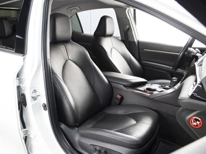Седан Toyota Camry 2019 года, 3350000 рублей, Омск