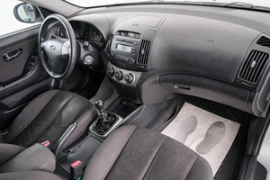 Седан Hyundai Elantra 2010 года, 589000 рублей, Красноярск