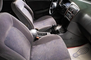 Седан Toyota Avensis 2000 года, 459000 рублей, Сургут