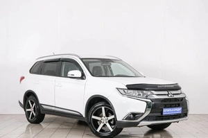 Внедорожник Mitsubishi Outlander 2015 года, 1999000 рублей, Красноярск