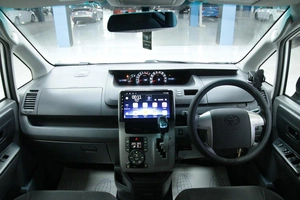Минивэн Toyota Voxy 2008 года, 1198000 рублей, Солонцы