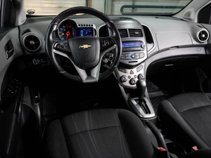 Седан Chevrolet Aveo 2012 года, 759000 рублей, Воронеж