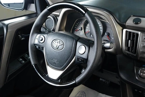 Внедорожник Toyota RAV4 2016 года, 1999000 рублей, Тюмень