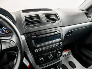 Внедорожник Skoda Yeti 2015 года, 1170000 рублей, Красноярск