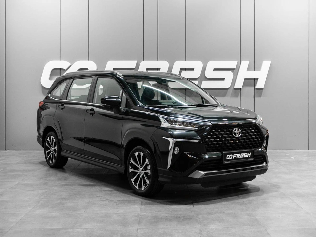 Минивэн Toyota Veloz 2023 года, 4249000 рублей, Тюмень