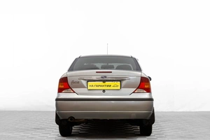 Седан Ford Focus 2004 года, 429000 рублей, Барнаул