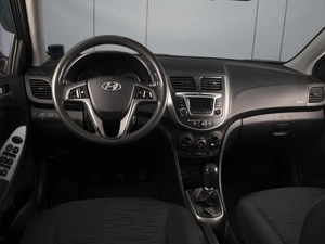 Седан Hyundai Solaris 2015 года, 770000 рублей, Омск