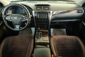 Седан Toyota Camry 2016 года, 2299000 рублей, Омск