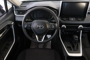 Внедорожник Toyota RAV4 2019 года, 4049000 рублей, Омск
