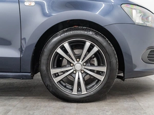 Седан Volkswagen Polo 2014 года, 925000 рублей, Красноярск