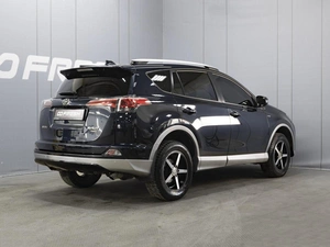 Внедорожник Toyota RAV4 2017 года, 2790000 рублей, Омск