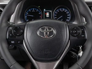 Внедорожник Toyota RAV4 2017 года, 2769000 рублей, Тюмень