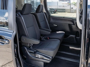 Минивэн Toyota Voxy 2014 года, 1699000 рублей, Краснодар
