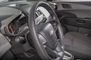 Седан Chevrolet Aveo 2013 года, 999000 рублей, Томск