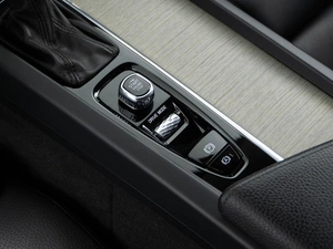 Внедорожник Volvo XC60 2018 года, 3649050 рублей, Москва